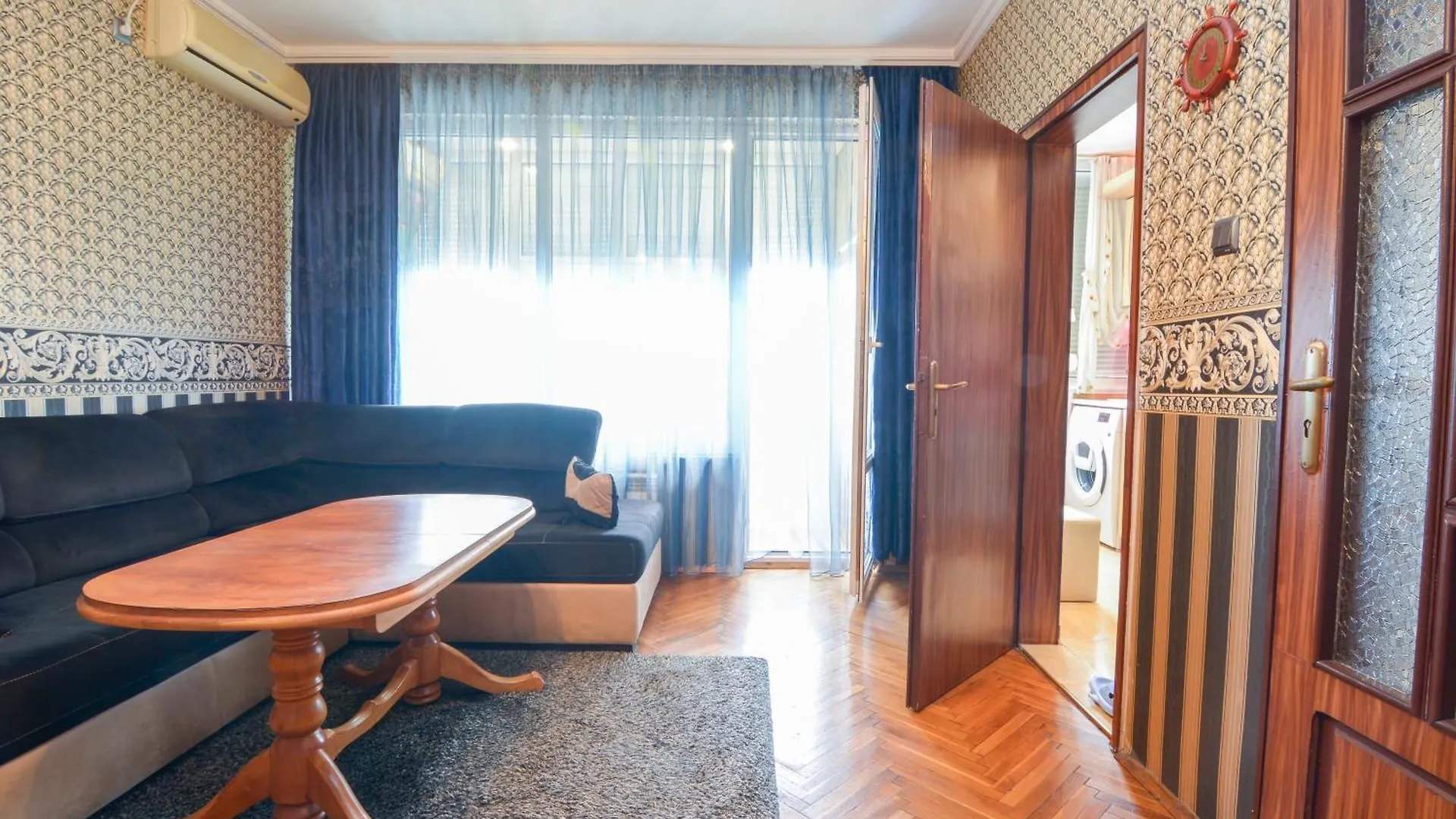 Тристаен Винтидж Апартамент Топ Локация Burgas City Apartment