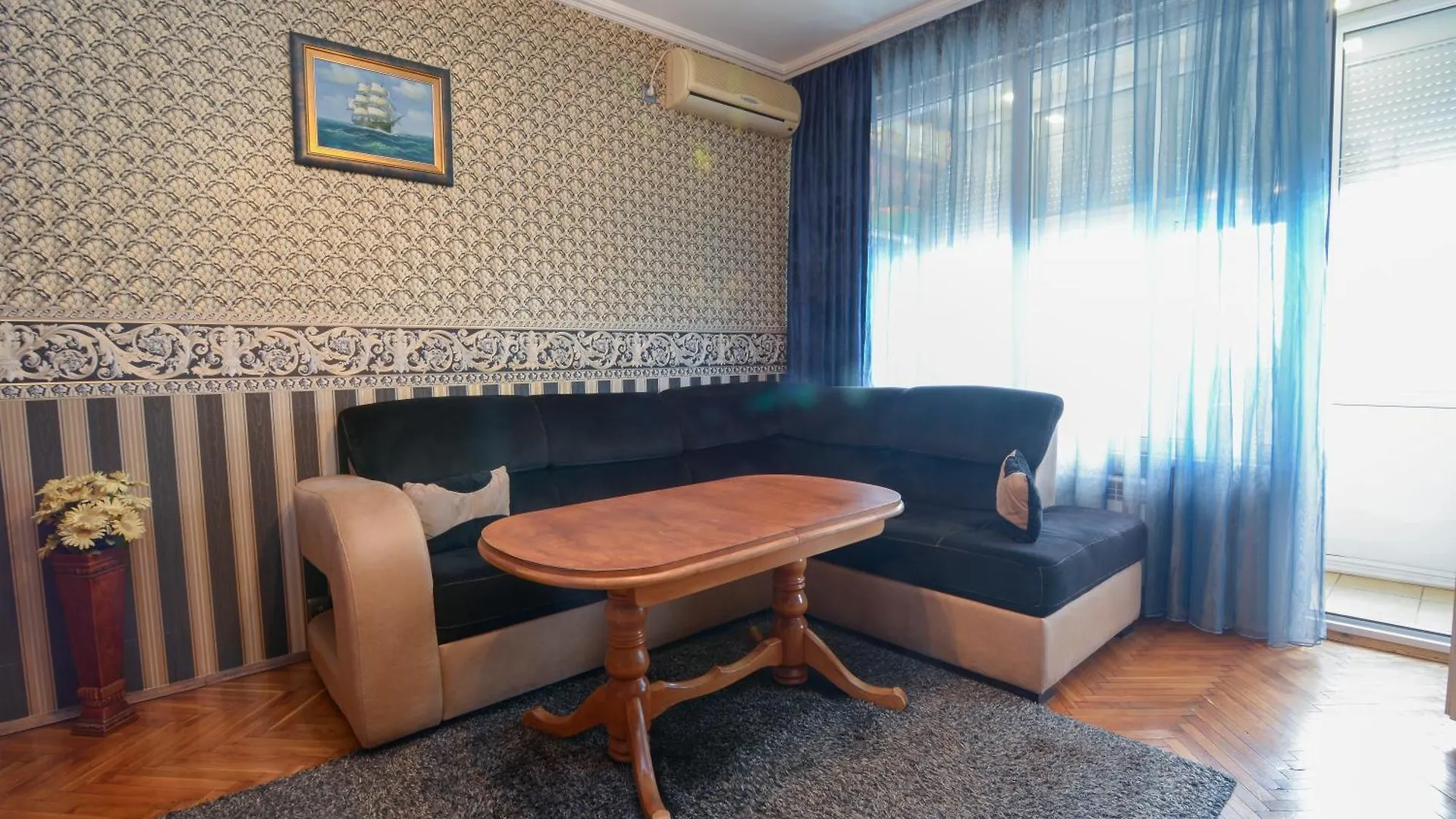 Apartment Тристаен Винтидж Апартамент Топ Локация Burgas City